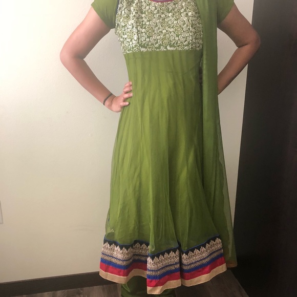 Indian Bollywood Dress - Picture 6 of 8